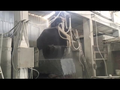 Hydraulische bloksnijmachine met een enkele arm met meerdere lemmen